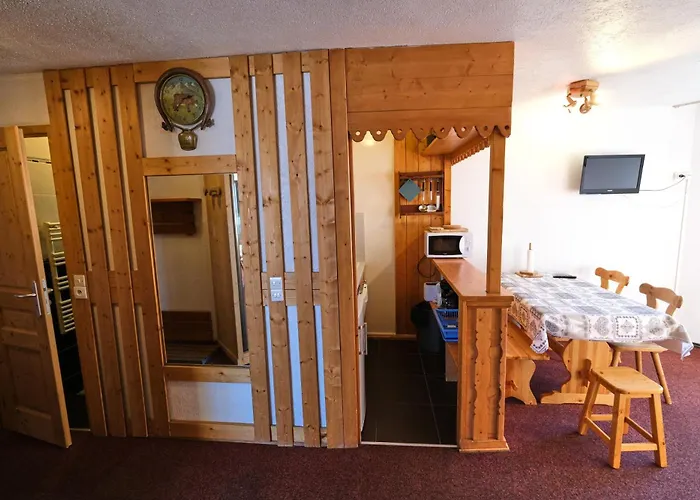 6 Persons Appt / Upper