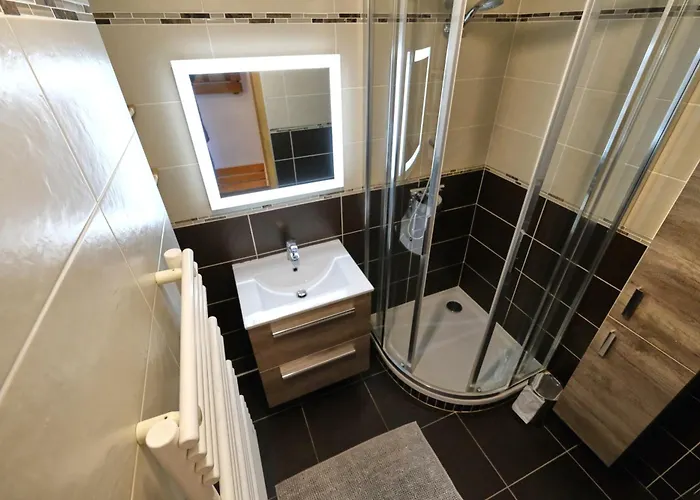 6 Persons Appt / Upper